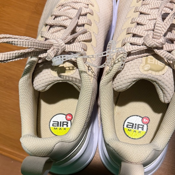 Nike Women's Beige Sneakers with White Accents - Picture 4 of 5